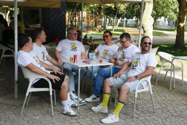 T-shirt Com Este Calor Só Descascado! - Image 7