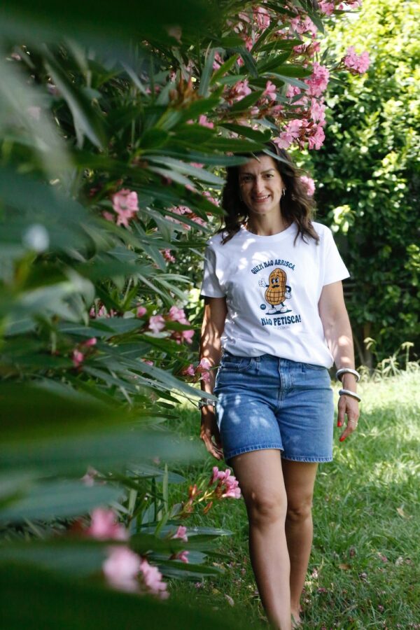 T-SHIRT QUEM NÃO ARRISCA NÃO PETISCA - Image 3